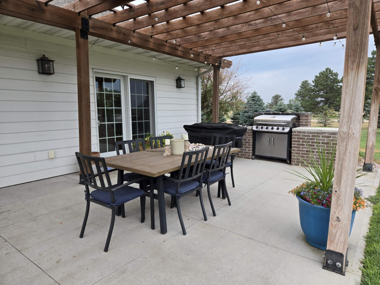 53165 39th Road Shelton, Nebraska 68876, 4 Bedroom Bedrooms, ,3 BathroomBathrooms,Residential,For Sale,53165 39th Road,20261446