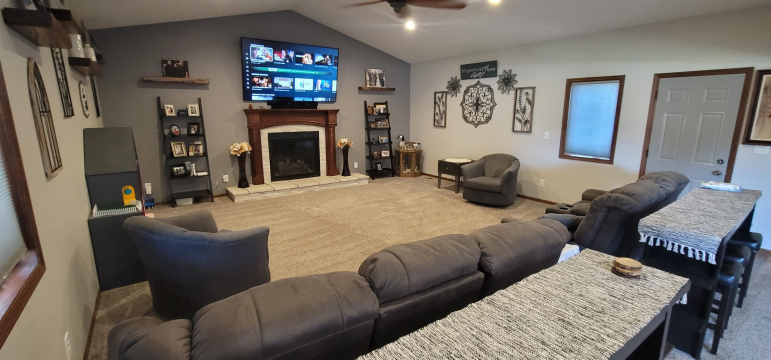 1418 10th Avenue Kearney, Nebraska 68845, 4 Bedroom Bedrooms, ,4 BathroomBathrooms,Residential,For Sale,1418 10th Avenue,20260888