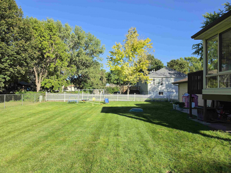 8 Maplewood Place Kearney, Nebraska 68847, 3 Bedroom Bedrooms, ,2 BathroomBathrooms,Residential,For Sale,8 Maplewood Place,20261449