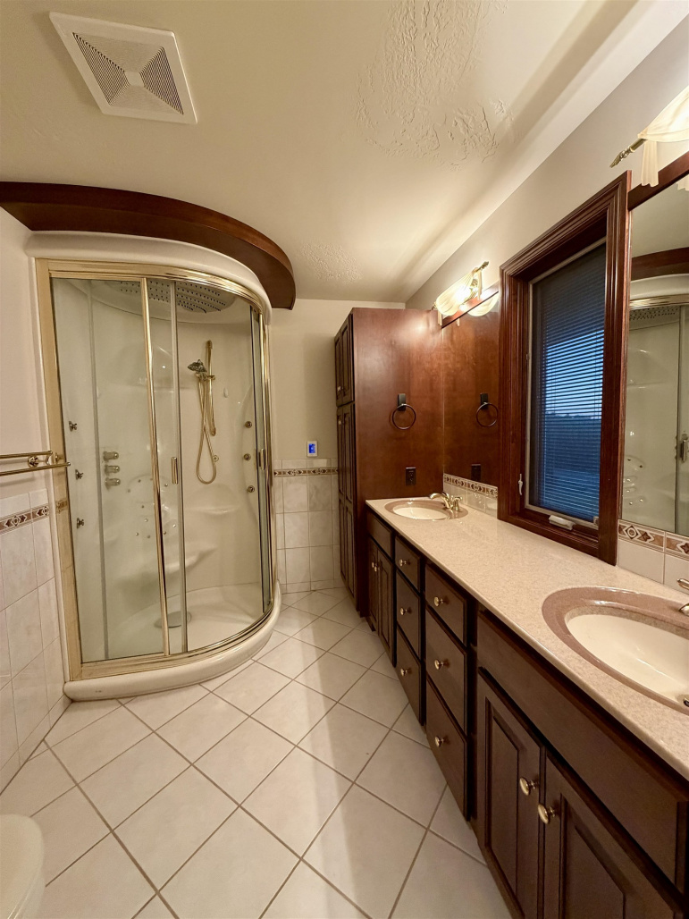 13 Crestview Drive Kearney, Nebraska 68845, 4 Bedroom Bedrooms, ,4 BathroomBathrooms,Residential,For Sale,13 Crestview Drive,20261452