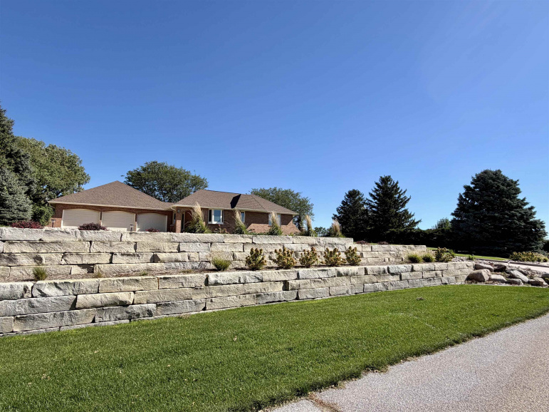13 Crestview Drive Kearney, Nebraska 68845, 4 Bedroom Bedrooms, ,4 BathroomBathrooms,Residential,For Sale,13 Crestview Drive,20261452