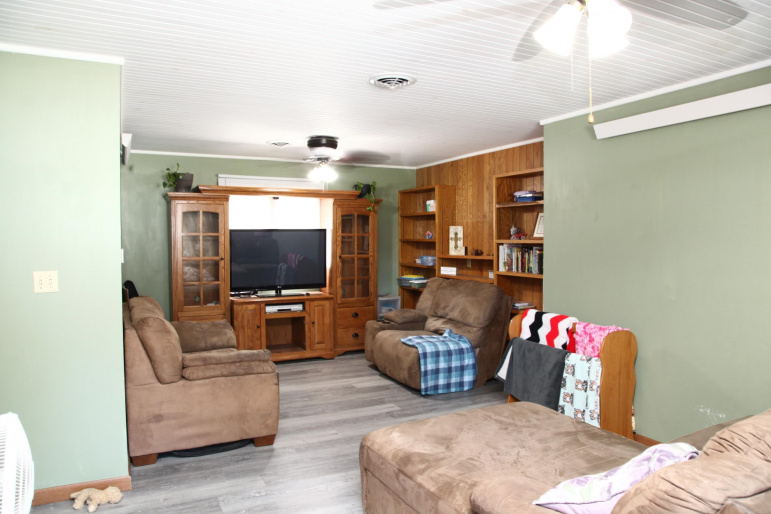 302 LEE ST. ELWOOD, Nebraska 68937-000, 3 Bedroom Bedrooms, ,3 BathroomBathrooms,Residential,For Sale,302 LEE ST.,20261458