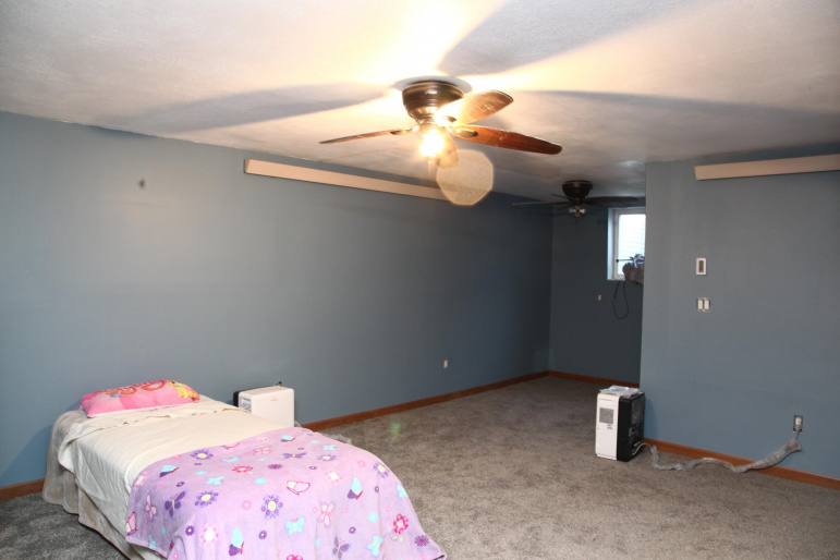302 LEE ST. ELWOOD, Nebraska 68937-000, 3 Bedroom Bedrooms, ,3 BathroomBathrooms,Residential,For Sale,302 LEE ST.,20261458