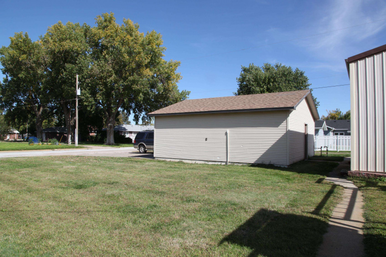 302 LEE ST. ELWOOD, Nebraska 68937-000, 3 Bedroom Bedrooms, ,3 BathroomBathrooms,Residential,For Sale,302 LEE ST.,20261458