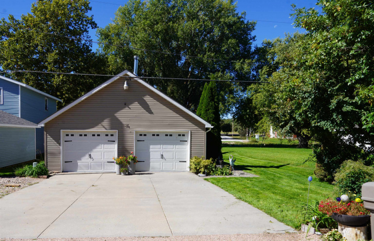 16 Northeast Cove Dr 9 Johnson Lake, Nebraska 68937-0000, 3 Bedroom Bedrooms, ,2 BathroomBathrooms,Residential,For Sale,16 Northeast Cove Dr 9,20261456