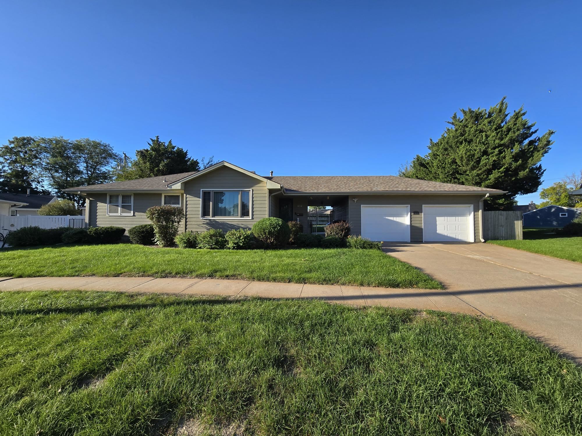 413 Hillside Drive Hastings, Nebraska 68901, 3 Bedroom Bedrooms, ,3 BathroomBathrooms,Residential,For Sale,413 Hillside Drive,20261478