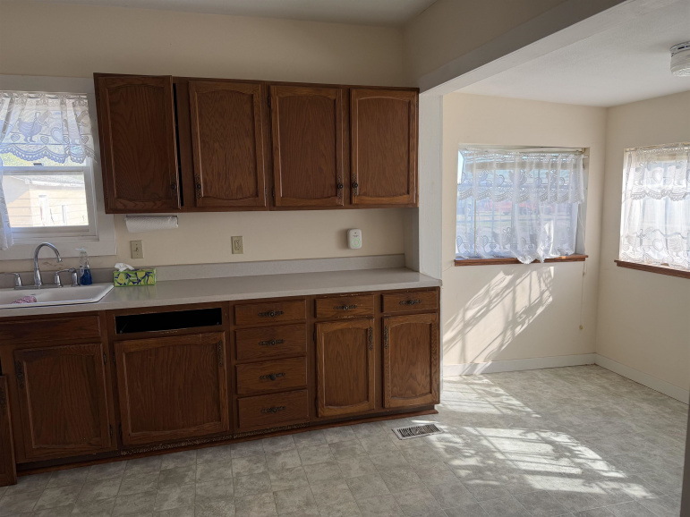 1919 5th Avenue Kearney, Nebraska 68845, 2 Bedroom Bedrooms, ,1 BathroomBathrooms,Residential,For Sale,1919 5th Avenue,20261504