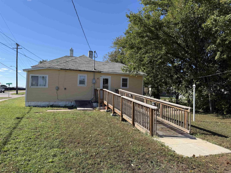 1919 5th Avenue Kearney, Nebraska 68845, 2 Bedroom Bedrooms, ,1 BathroomBathrooms,Residential,For Sale,1919 5th Avenue,20261504