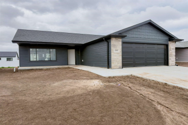 2207 E 42nd Street Kearney, Nebraska 68847, 5 Bedroom Bedrooms, ,3 BathroomBathrooms,Residential,For Sale,2207 E 42nd Street,20261495