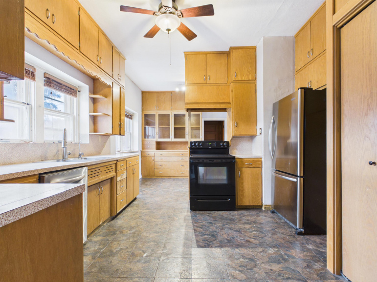 309 W 4th Minden, Nebraska 68959, 5 Bedroom Bedrooms, ,3 BathroomBathrooms,Residential,For Sale,309 W 4th,20261505
