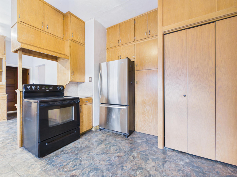309 W 4th Minden, Nebraska 68959, 5 Bedroom Bedrooms, ,3 BathroomBathrooms,Residential,For Sale,309 W 4th,20261505