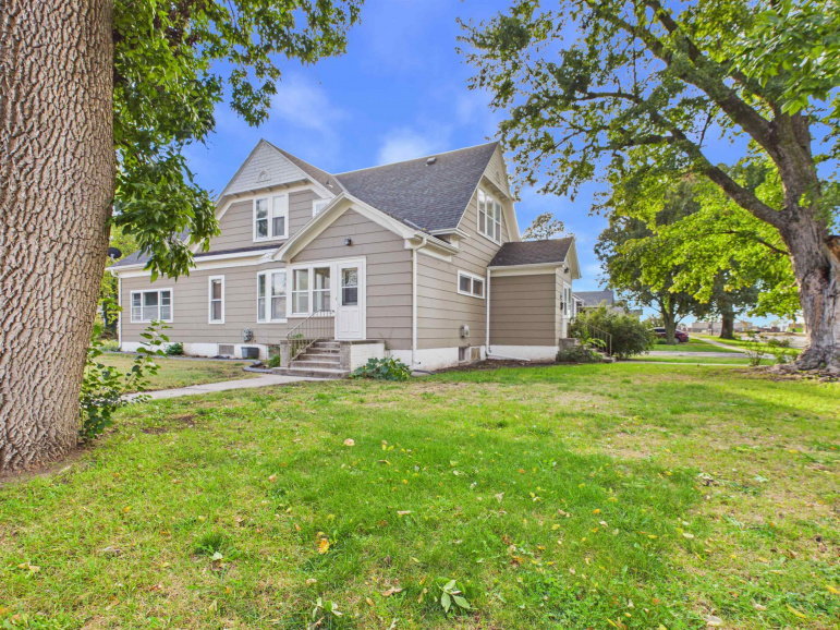 309 W 4th Minden, Nebraska 68959, 5 Bedroom Bedrooms, ,3 BathroomBathrooms,Residential,For Sale,309 W 4th,20261505