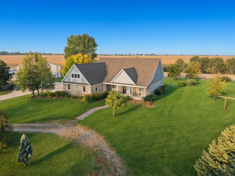 8184 S Buffalo Rd North Platte, Nebraska 69101, 5 Bedroom Bedrooms, ,4 BathroomBathrooms,Residential,For Sale,8184 S Buffalo Rd,20261506