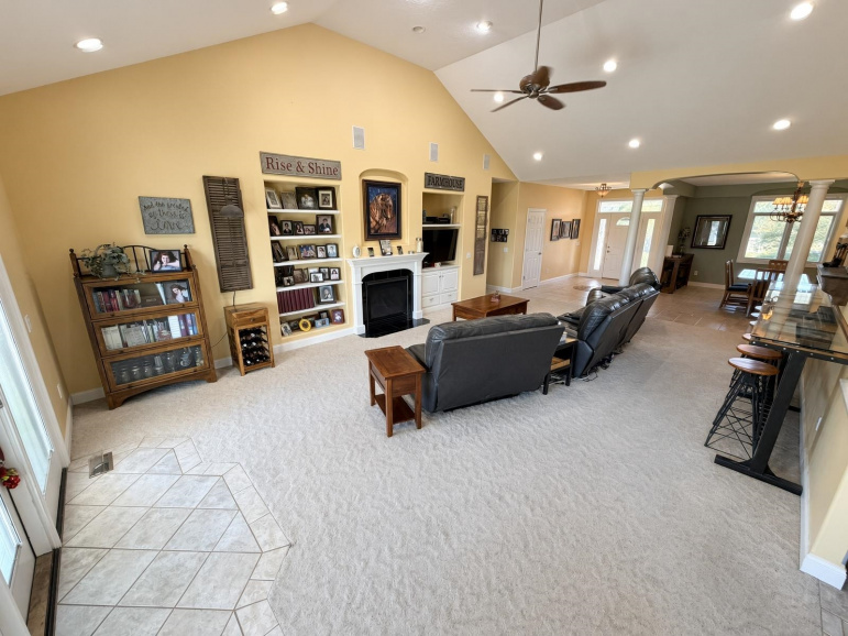 8184 S Buffalo Rd North Platte, Nebraska 69101, 5 Bedroom Bedrooms, ,4 BathroomBathrooms,Residential,For Sale,8184 S Buffalo Rd,20261506