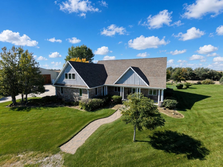 8184 S Buffalo Rd North Platte, Nebraska 69101, 5 Bedroom Bedrooms, ,4 BathroomBathrooms,Residential,For Sale,8184 S Buffalo Rd,20261506