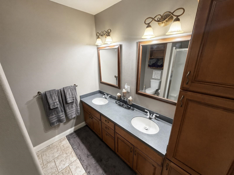 8184 S Buffalo Rd North Platte, Nebraska 69101, 5 Bedroom Bedrooms, ,4 BathroomBathrooms,Residential,For Sale,8184 S Buffalo Rd,20261506