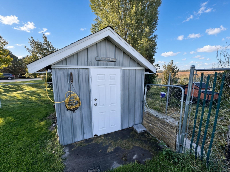 8184 S Buffalo Rd North Platte, Nebraska 69101, 5 Bedroom Bedrooms, ,4 BathroomBathrooms,Residential,For Sale,8184 S Buffalo Rd,20261506