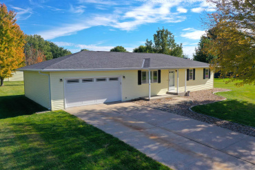 2805 Meadow Ln Hastings, Nebraska 68901, 4 Bedroom Bedrooms, ,3 BathroomBathrooms,Residential,For Sale,2805 Meadow Ln,20261553