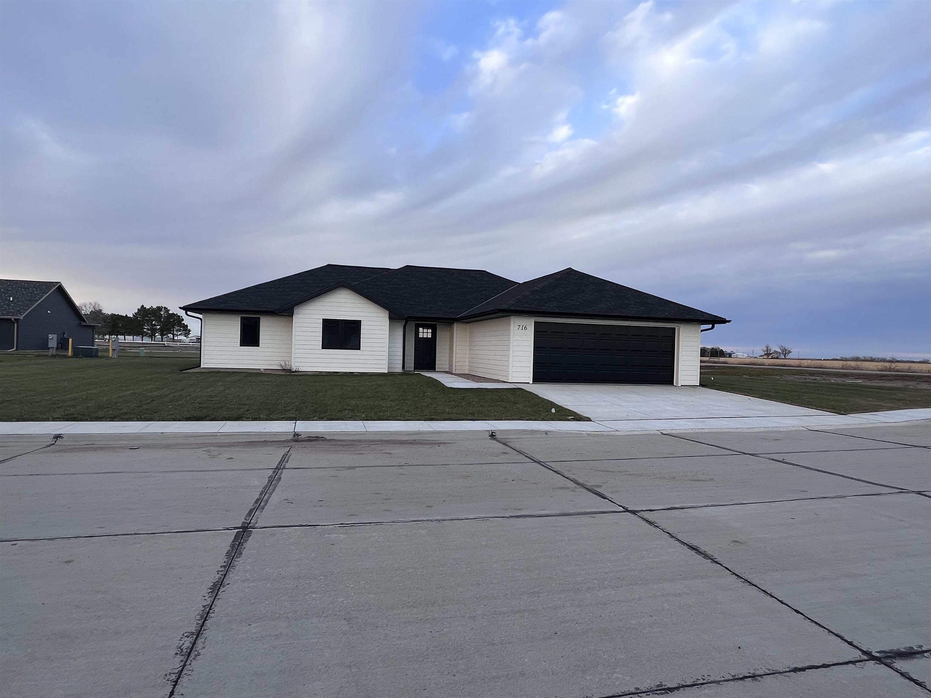 716 Washington Street Cozad, Nebraska 69130-0000, 4 Bedrooms Bedrooms, ,2 BathroomsBathrooms,Residential,For Sale,716 Washington Street,20231421